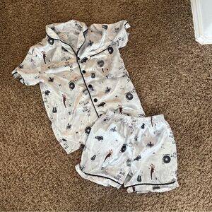 Taylor swift reputation pjs (8/9)